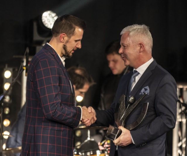 Cena hejtmana pro basketbalistu Šiřinu, do Síně slávy delegován hokejista Moravec
